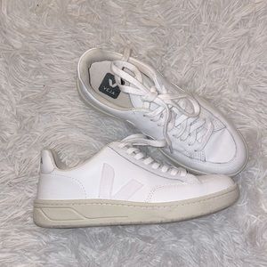 Veja V-12’s